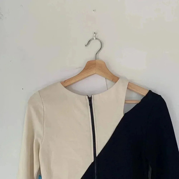 Alice & Olivia | by Stacey Bendet Long Sleeve Dress - Picture 8 of 12